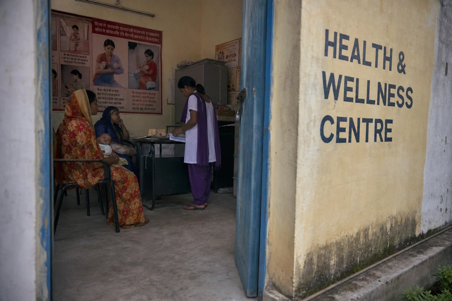 Why Breastfeeding Rates Plummet After Birth: Addressing the Six-Month Nutrition Gap